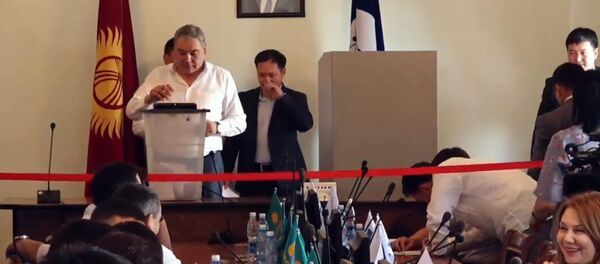 Выразят ли депутаты недоверие мэру Бишкека — прямая трансляция из БГК - Sputnik Кыргызстан