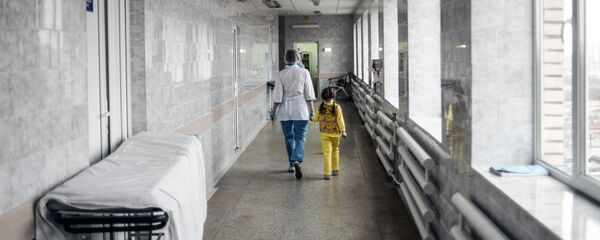 Медсестра в детской больнице. Архивное фото - Sputnik Кыргызстан