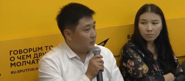 Как вымогают деньги на границе с Казахстаном, рассказал бизнесмен. Видео Как вымогают деньги на границе с Казахстаном, рассказал бизнесмен. Видео - Sputnik Кыргызстан