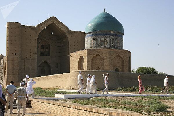 Туркестан — сакральное место для мусульман - Sputnik Кыргызстан
