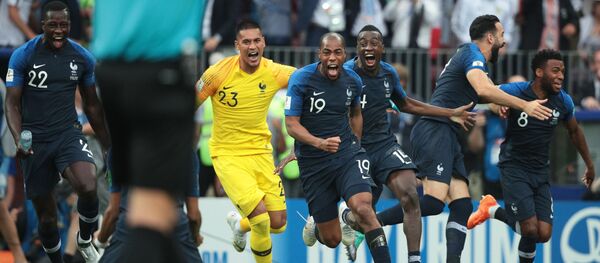 Награждение победителей ЧМ-2018 по футболу Награждение победителей ЧМ-2018 по футболу - Sputnik Кыргызстан