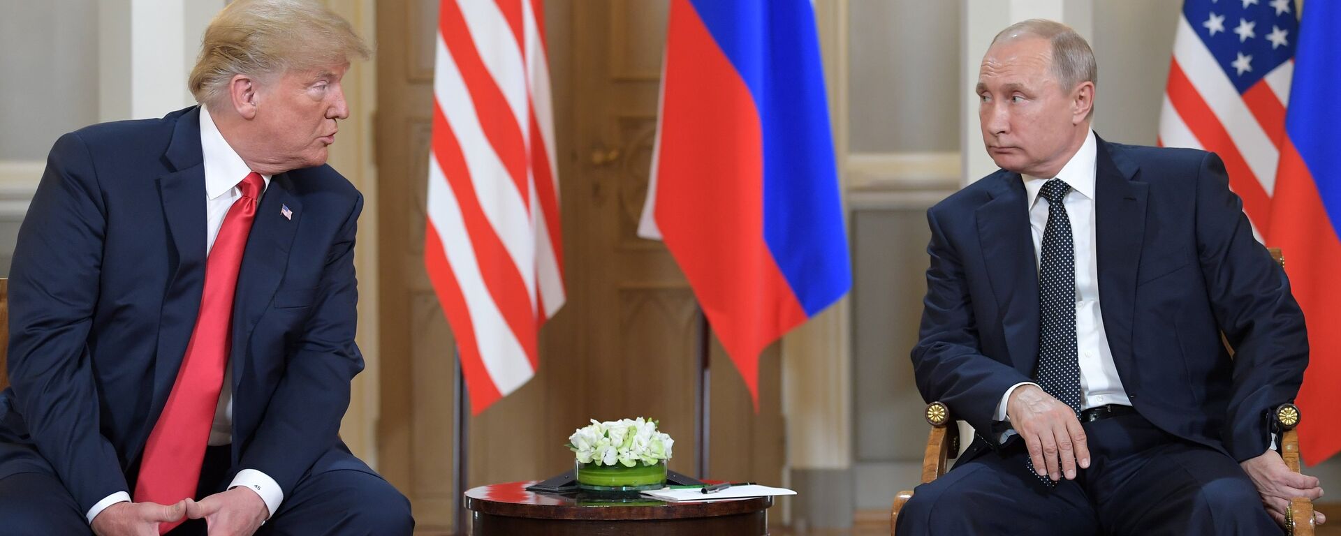 Встреча президента РФ Владимира Путина и президента США Дональда Трампа в Хельсинки. Архивное фото - Sputnik Кыргызстан, 1920, 07.08.2025