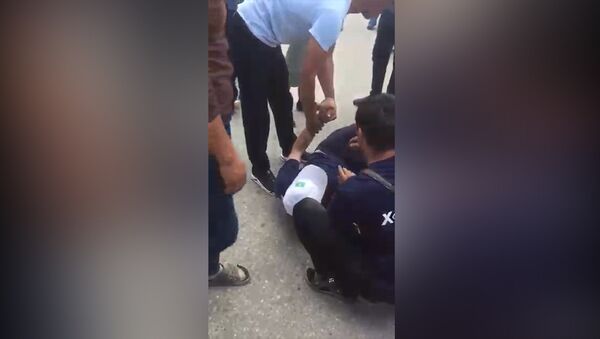 Бывший милиционер в пьяном виде сбил пешехода в Ат-Баши — видео после ДТП - Sputnik Кыргызстан