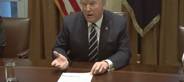 Свет погас в Белом доме, когда Трамп заявил, что верит разведке США. Видео Свет погас в Белом доме, когда Трамп заявил, что верит разведке США. Видео - Sputnik Кыргызстан