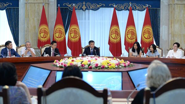 Президент Сооронбай Жээнбеков встретился с активистами - Sputnik Кыргызстан