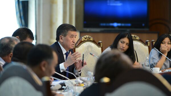 Встреча президента Сооронбая Жээнбекова с активистами - Sputnik Кыргызстан