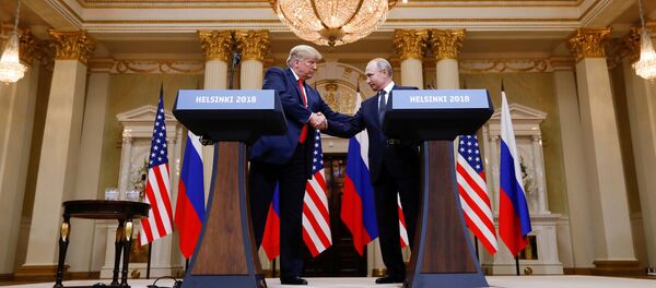 Встреча президента РФ Владимира Путина и президента США Дональда Трампа в Хельсинки - Sputnik Кыргызстан