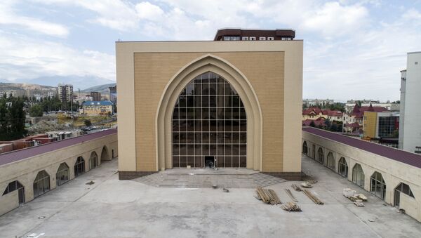 Строительство мечети в память погибших в Апрельской революции 2010 года - Sputnik Кыргызстан