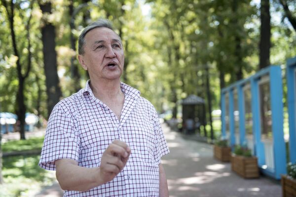 Заслуженный врач КР, хирург Юсуп Уметалиев - Sputnik Кыргызстан