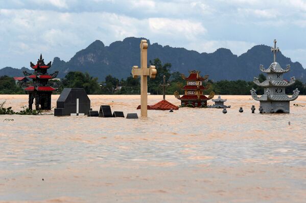 Последствия наводнений и оползней в Вьетнаме - Sputnik Кыргызстан