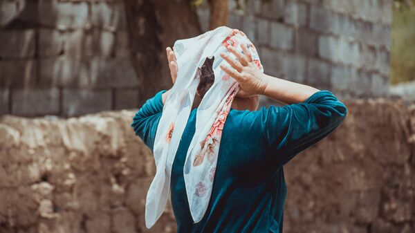 Женщина в платке. Архивное фото - Sputnik Кыргызстан