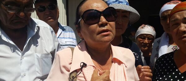 Мать Сапара Исакова обратилась к президенту. Видео - Sputnik Кыргызстан