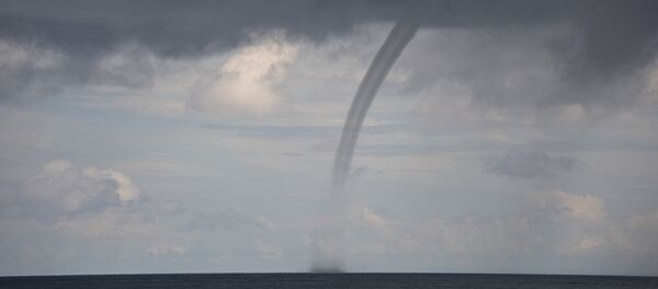 Смерч над морем. Архивное фото - Sputnik Кыргызстан