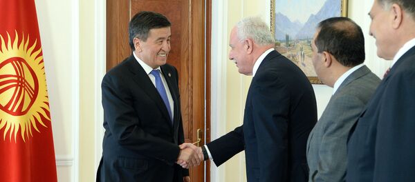 Президент Сооронбай Жээнбеков принял министра иностранных дел Палестины Рияда Малки Президент Сооронбай Жээнбеков принял министра иностранных дел Палестины Рияда Малки - Sputnik Кыргызстан