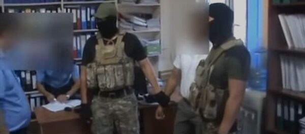 Как задержали налоговика при получении взятки в Бишкеке. Видео - Sputnik Кыргызстан