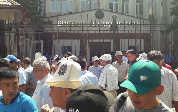 Бишкекский городской суд оставил в силе решение первой инстанции о содержании экс-мэра столицы Албека Ибраимова под стражей - Sputnik Кыргызстан