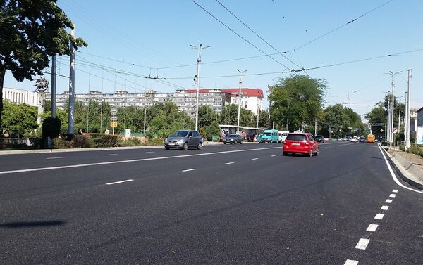 В Бишкеке открыли после ремонта часть проспекта Чуй — от Манаса до улицы Уметалиева - Sputnik Кыргызстан