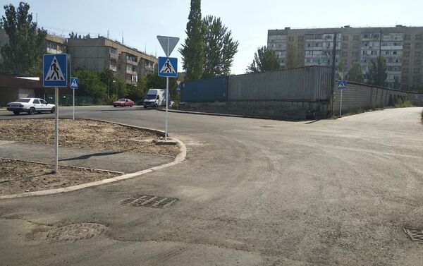 Однако пока официально дорога не открыта — еще не нанесена дорожная разметка. Идут последние приготовления - Sputnik Кыргызстан