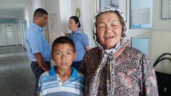Пропавший в Баткенской области мальчик с тетей - Sputnik Кыргызстан