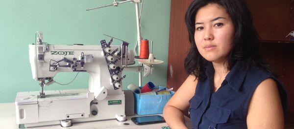 Мектепте мугалим болуп иштеген Нуржан Казакбаева Мектепте мугалим болуп иштеген Нуржан Казакбаева - Sputnik Кыргызстан