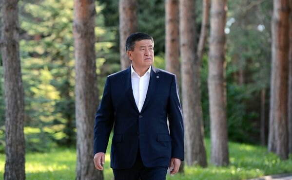 Отпуск президента КР Сооронбая Жээнбекова на Иссык-Куле - Sputnik Кыргызстан