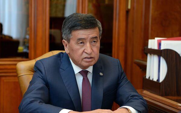 Они обсудили меры, принимаемые правительством для обеспечения экономического роста страны и улучшения благосостояния граждан. - Sputnik Кыргызстан