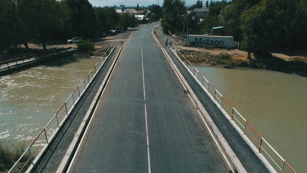 В Бишкеке построили новый мост. Как он выглядит с высоты — видео - Sputnik Кыргызстан