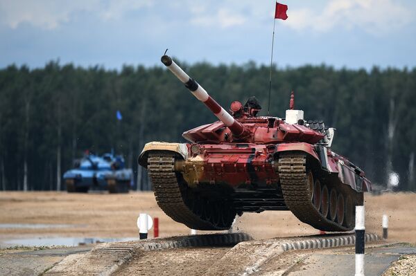 Танковый биатлон. Первый полуфинал Танковый биатлон. Первый полуфинал - Sputnik Кыргызстан