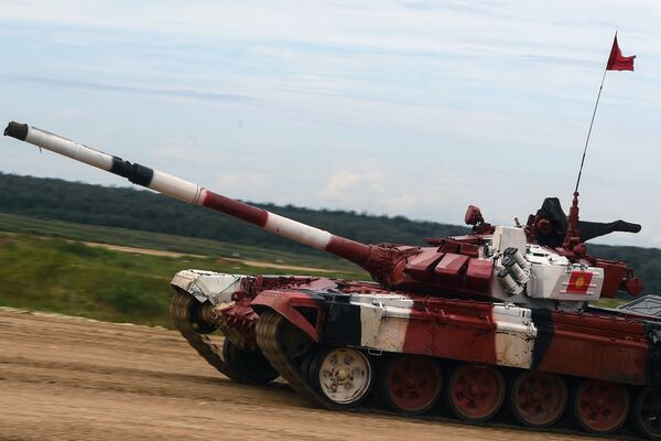 Танковый биатлон.  Первый полуфинал   - Sputnik Кыргызстан