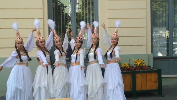 Международный фестиваль музыки и танца в венгерском городе Дьёндьёш - Sputnik Кыргызстан