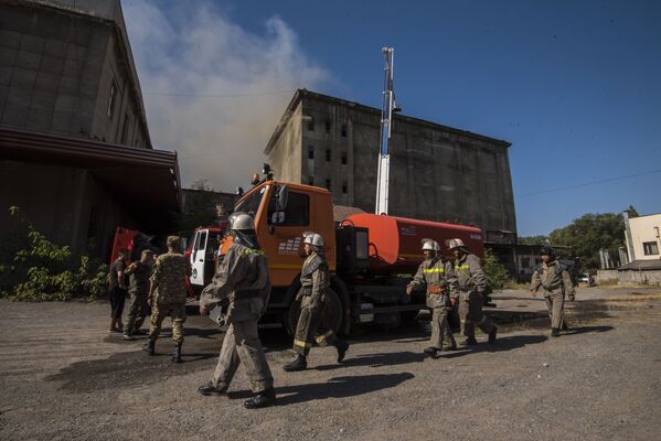 Пожар на крупном комбинате в Бишкеке - Sputnik Кыргызстан