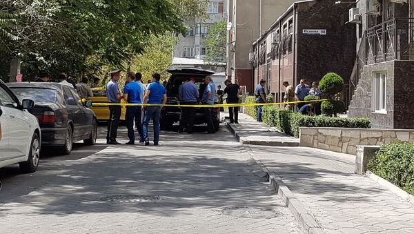 Оцепление милицией дома на улице Исанова в Бишкеке - Sputnik Кыргызстан