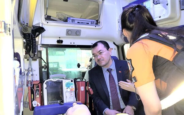 Отмечается, что пожарная служба Республики Кореи готова организовать для сотрудников МЧС и Минздрава Кыргызстана бесплатные тренинги по использованию спецтранспорта. - Sputnik Кыргызстан