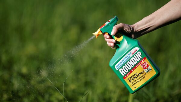 Сспрей Roundup от Monsanto - Sputnik Кыргызстан