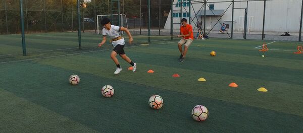 Сөөктүн рагы дешкен. Испаниянын футбол клубунда ойногон Айдананын ийгилиги - Sputnik Кыргызстан