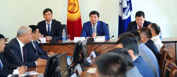 Представление коллективу мэрии города Бишкек Азиза Суракматова - Sputnik Кыргызстан