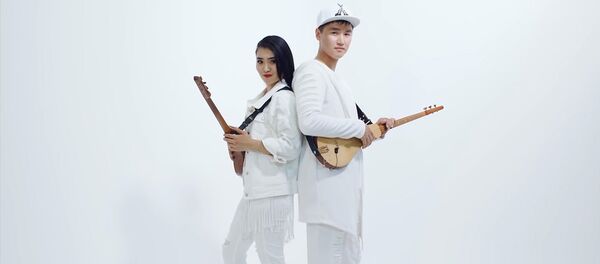 Дүйнөлүк хиттер комузга салынганда... Чолпон менен Мелистен кезектеги клип - Sputnik Кыргызстан