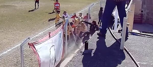 Футболистки устроили массовую драку. Видео из Аргентины Футболистки устроили массовую драку. Видео из Аргентины - Sputnik Кыргызстан