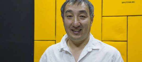 Начальник отдела международных отношений национального госпиталя, уролог Нурбек Монолов - Sputnik Кыргызстан