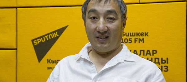 Улуттук госпиталдын эл аралык мамилелер бөлүмүнүн башчысы, уролог Нурбек Монолов Улуттук госпиталдын эл аралык мамилелер бөлүмүнүн башчысы, уролог Нурбек Монолов - Sputnik Кыргызстан