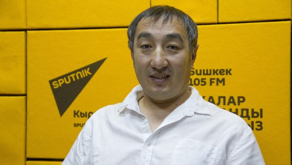 Улуттук госпиталдын эл аралык мамилелер бөлүмүнүн башчысы, уролог Нурбек Монолов - Sputnik Кыргызстан