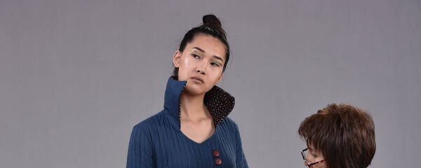 Кыргызский дизайнер верхней одежды Жумагуль Сариева - Sputnik Кыргызстан