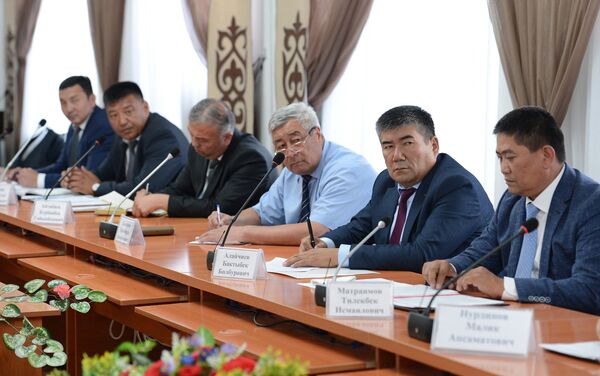 Жээнбеков отметил, что Финансовая полиция, милиция должны защищать интересы бизнеса. - Sputnik Кыргызстан