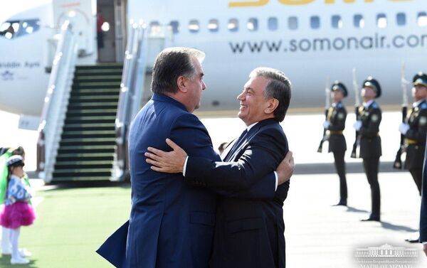 Государственный визит президента Таджикистана Эмомали Рахмона в Узбекистан - Sputnik Кыргызстан