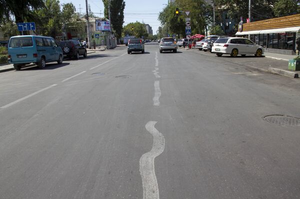 Дорожная разметка на пересечении проспекта Манаса и улицы Боконбаева в Бишкеке - Sputnik Кыргызстан