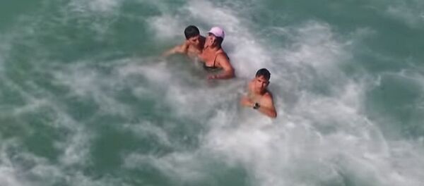 Дрон спас тонущую женщину — видео из Испании Дрон спас тонущую женщину — видео из Испании - Sputnik Кыргызстан