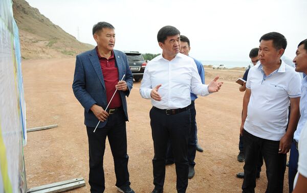 Премьер-министр Мухаммедкалый Абылгазиев ознакомился с ходом реконструкции автодороги Балыкчи — Корумду - Sputnik Кыргызстан