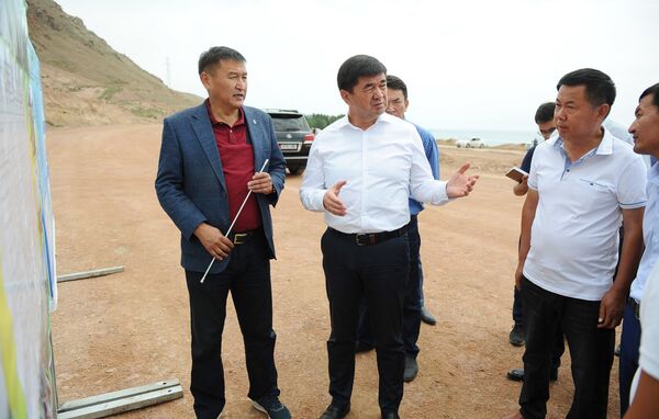 Рабочая поездка премьер-министра Мухаммедкалыя Абылгазиева в Иссык-Кульскую область - Sputnik Кыргызстан