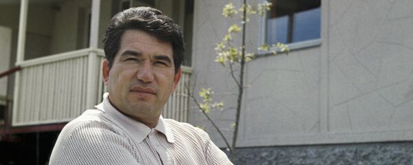 Улуу жазуучу Чыңгыз Айтматовдун архивдик сүрөтү - Sputnik Кыргызстан