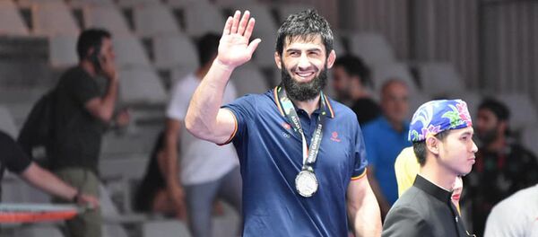 Кыргызсандык балбан Магомед Мусаев Азия оюндарында эркин күрөш боюнча күмүш байге утуп алды Кыргызсандык балбан Магомед Мусаев Азия оюндарында эркин күрөш боюнча күмүш байге утуп алды - Sputnik Кыргызстан